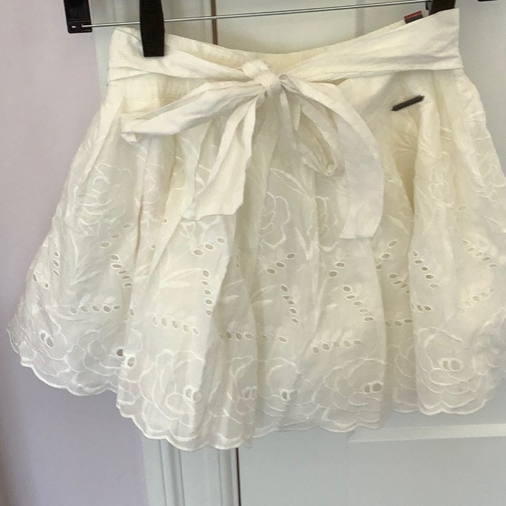 Brand NEW with Tags adorable Abercrombie and Fitch ladies skirt